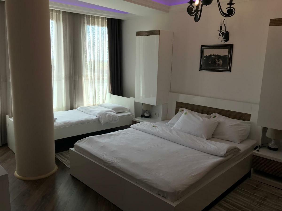 Apollonia Hotel Gjakova Luaran gambar